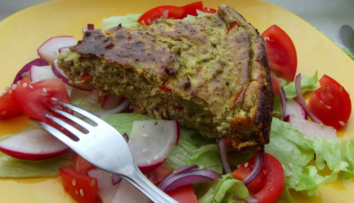 Brokkolis túrós pite salátával, sokszor kipróbált pite recept alapján