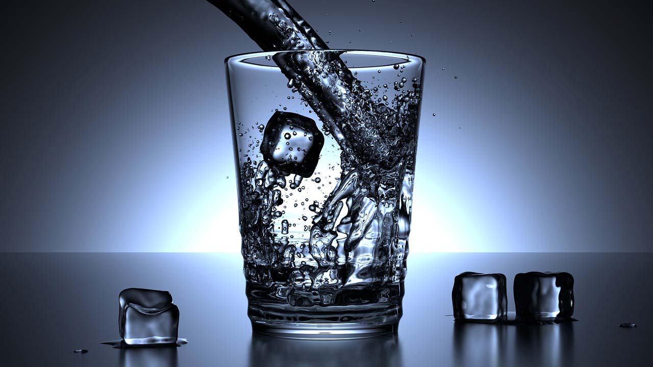 Mennyi vizet igyál naponta?