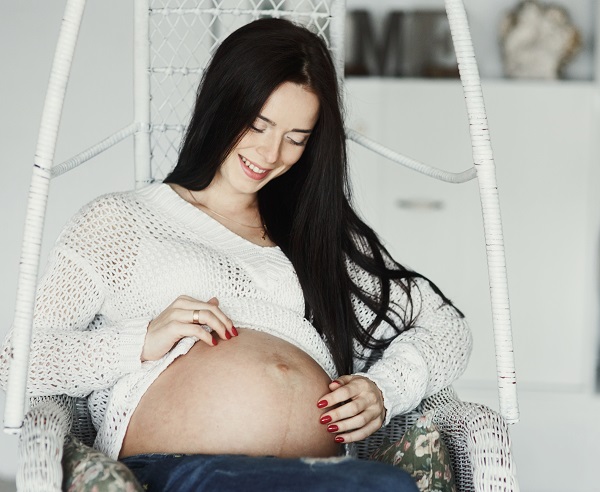 Zenehallgatás terhesség alatt: minek örül a babád és minek nem?