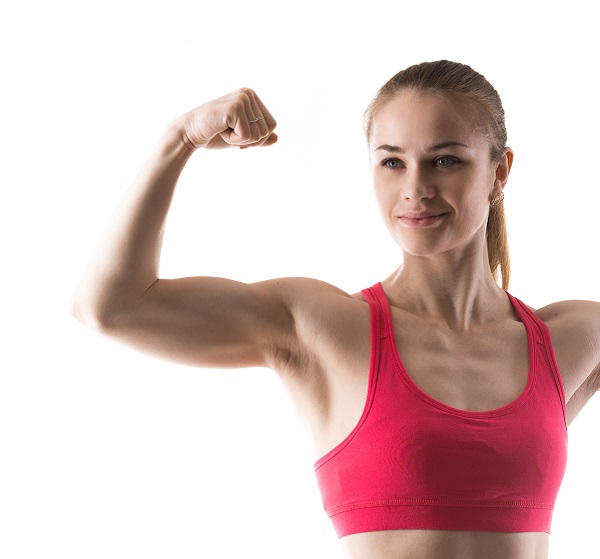 Feszesebb, tónusosabb karok: otthoni edzésgyakorlatok fitneszszalaggal