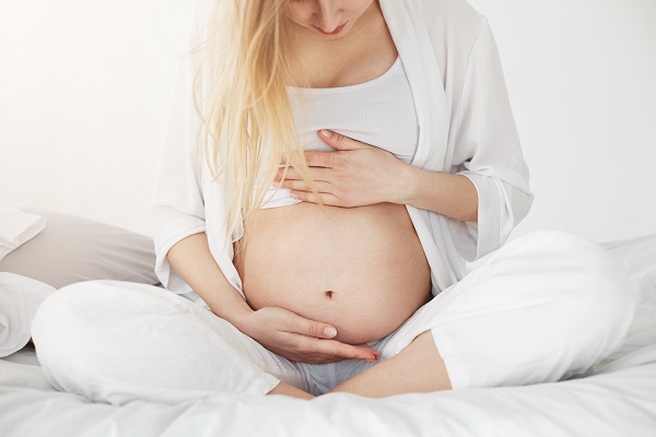 Aranyér terhesség alatt, szülés után: mi okozza, mit tehetsz ellene?